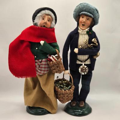 LOT 115K: Byer's Choice Ltd. Carolers