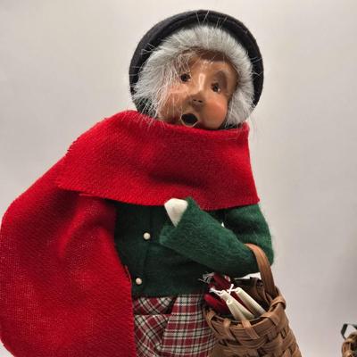 LOT 115K: Byer's Choice Ltd. Carolers