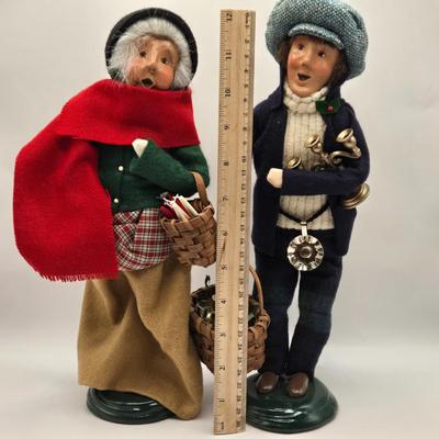 LOT 115K: Byer's Choice Ltd. Carolers