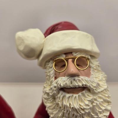 LOT 118K: Christmas Shelf Sitters