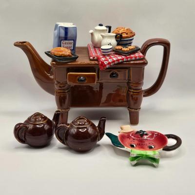 LOT 124K: Baking Day Tea Pot, Tea Pot Salt & Pepper shakers, and Apple Tea Bag Holder
