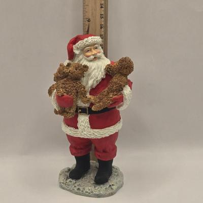LOT 126K: Assorted Santa Claus Figures