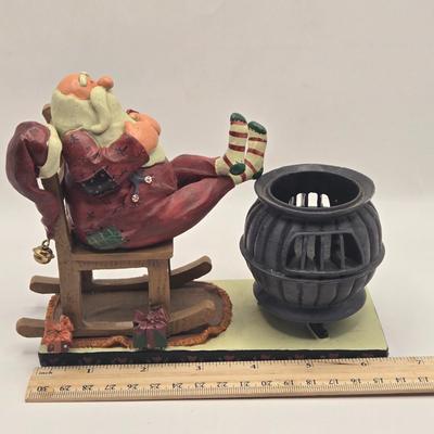 LOT 126K: Assorted Santa Claus Figures