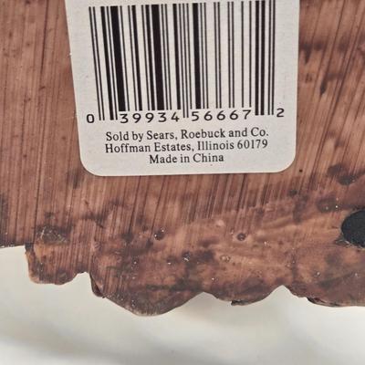 LOT 126K: Assorted Santa Claus Figures