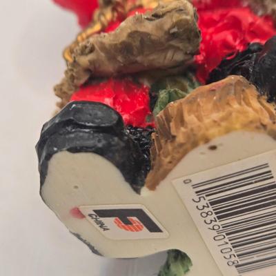 LOT 126K: Assorted Santa Claus Figures