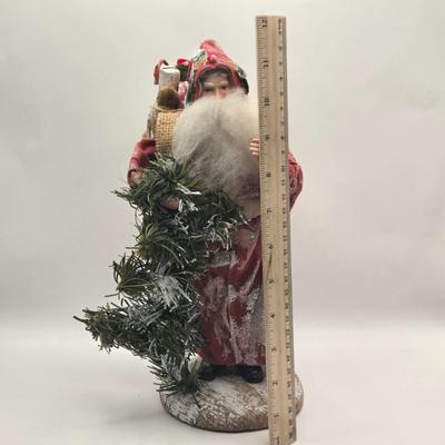 LOT 127K: Assortment of Santa Figures
