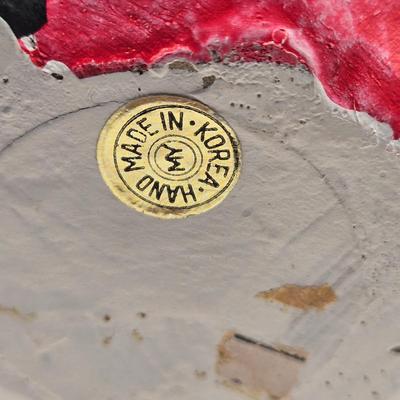 LOT:: Caroler 3 Part Screen, Dept 56 Christmas Tree, Brinn's Ceramic Carolers, Dept. 56 Mr. and Mrs. Claus, and More