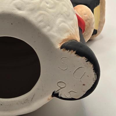 LOT:: Caroler 3 Part Screen, Dept 56 Christmas Tree, Brinn's Ceramic Carolers, Dept. 56 Mr. and Mrs. Claus, and More