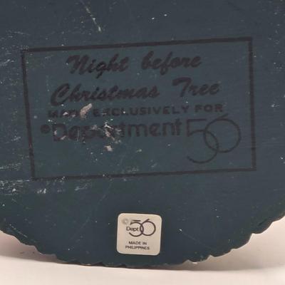 LOT:: Caroler 3 Part Screen, Dept 56 Christmas Tree, Brinn's Ceramic Carolers, Dept. 56 Mr. and Mrs. Claus, and More