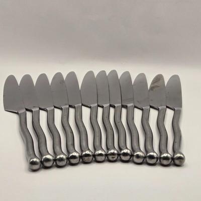 LOT 143K: Set or Stainless Steel Flat Ware Including 11 Dinner Forks, 10 salad Forks, 12 Table Spoons, 11 Teaspoons, and 12 Butter Knives