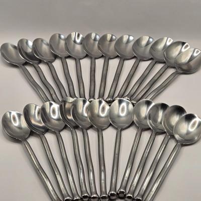 LOT 143K: Set or Stainless Steel Flat Ware Including 11 Dinner Forks, 10 salad Forks, 12 Table Spoons, 11 Teaspoons, and 12 Butter Knives