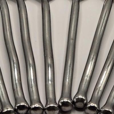 LOT 143K: Set or Stainless Steel Flat Ware Including 11 Dinner Forks, 10 salad Forks, 12 Table Spoons, 11 Teaspoons, and 12 Butter Knives