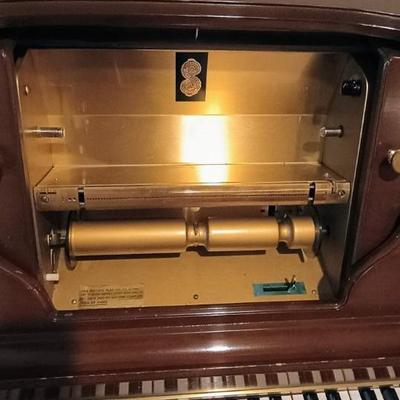 AEOLIAN WORKING PLAYER & MANUAL PIANO WITH PIANO ROLLS, SHEET MUSIC, PIANO LAMP AND EVEN A RECORDER