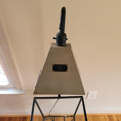 Iron and Glass End Table with Attached Lamp (LR-EL)