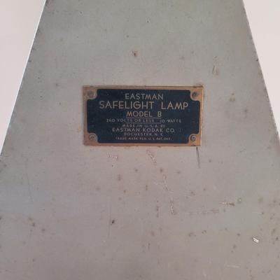 Iron and Glass End Table with Attached Lamp (LR-EL)