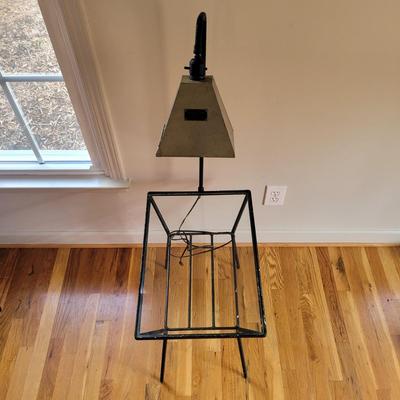 Iron and Glass End Table with Attached Lamp (LR-EL)