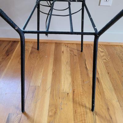 Iron and Glass End Table with Attached Lamp (LR-EL)