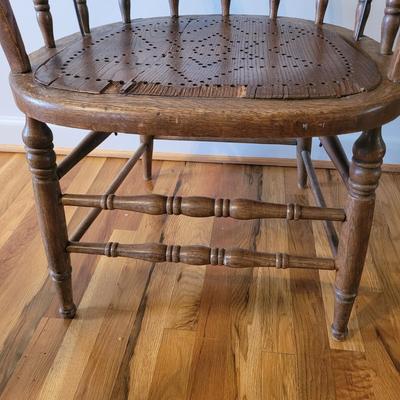 Oak Captains Chair (DR-EL)