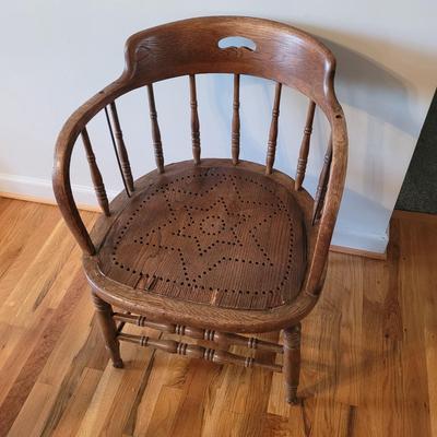 Oak Captains Chair (DR-EL)