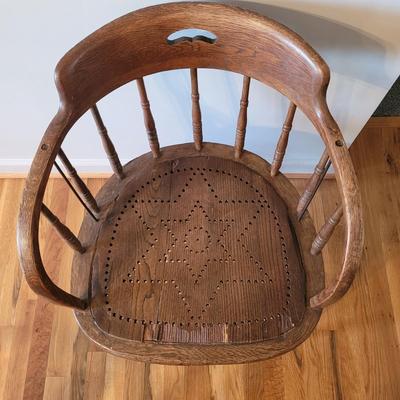 Oak Captains Chair (DR-EL)