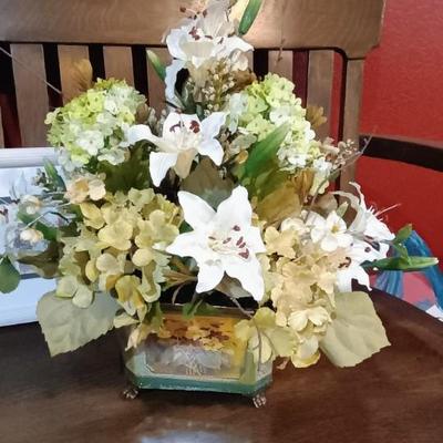 SPRINGTIME DECOR