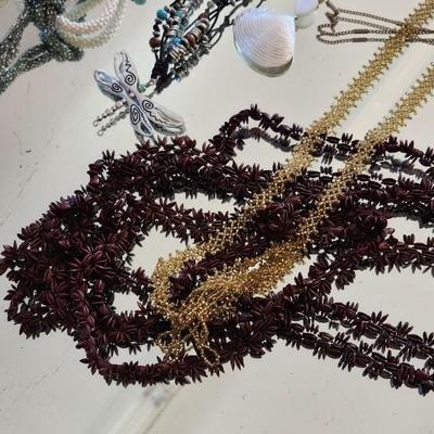Necklace lot plus a bracelet