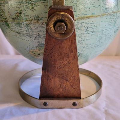 Better Homes ‘True to Life Globe’ (LR-EL)