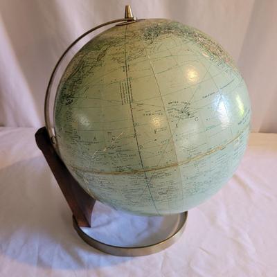 Better Homes ‘True to Life Globe’ (LR-EL)