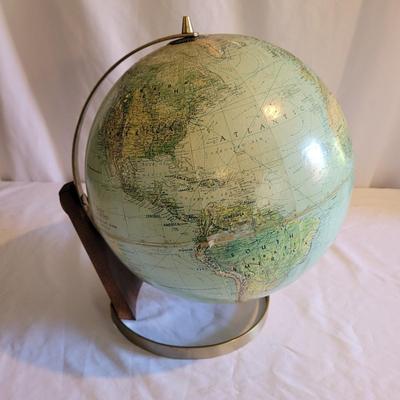 Better Homes ‘True to Life Globe’ (LR-EL)