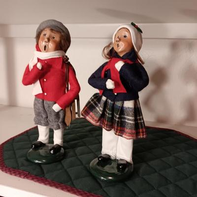 2 BYERS' CHOICE "THE CAROLERS" 1988 & 1992