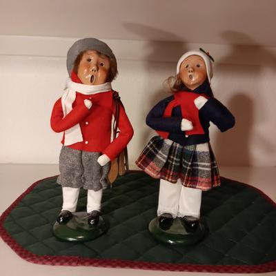 2 BYERS' CHOICE "THE CAROLERS" 1988 & 1992