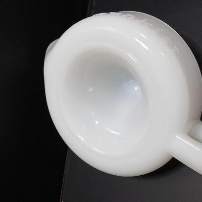 Vintage | Handled White -Milk Glass SUNKIST marked Orange Citrus Juicer / reamer