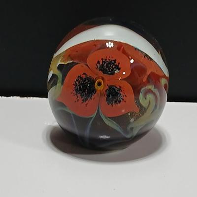 Beautiful 1997 Mouth Blown 4" Glass Paper Weight Art Glass Red Flowers Signed Eickholt