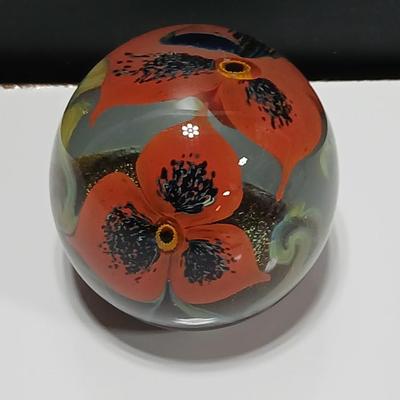 Beautiful 1997 Mouth Blown 4" Glass Paper Weight Art Glass Red Flowers Signed Eickholt