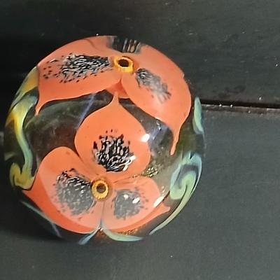 Beautiful 1997 Mouth Blown 4" Glass Paper Weight Art Glass Red Flowers Signed Eickholt