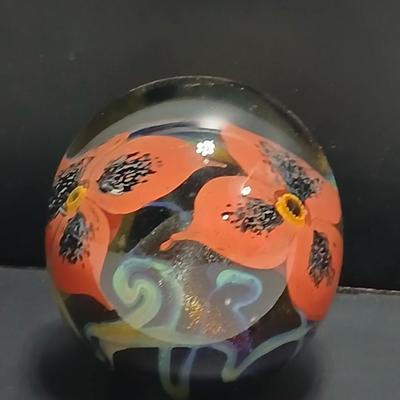 Beautiful 1997 Mouth Blown 4" Glass Paper Weight Art Glass Red Flowers Signed Eickholt