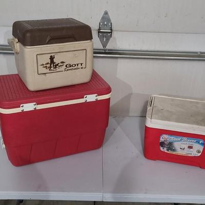 Sale Photo Thumbnail #80: Vintage Budweiser cooler lot. 

Will receive all three coolers pictured. All in good condition