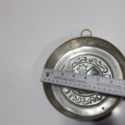 Two vintage copper molds - Cake mold - Jello Mold - 8" copper mold pans