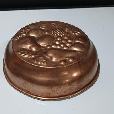 Two vintage copper molds - Cake mold - Jello Mold - 8" copper mold pans
