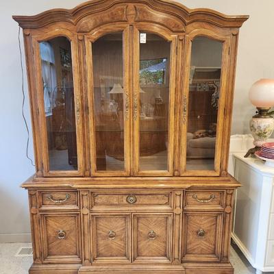 Thomasville China Hutch