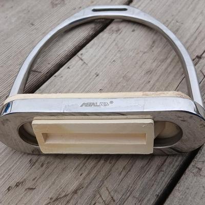 Equestrian tack - Centaur Metalab Stainless Steel Fillis Stirrup Irons - English riding stirrups / Irons