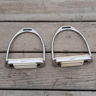 Equestrian tack - Centaur Metalab Stainless Steel Fillis Stirrup Irons - English riding stirrups / Irons