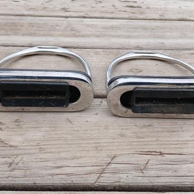 Equestrian Tack - Horse & More 4 3/4" comfortable Iron Stirrups