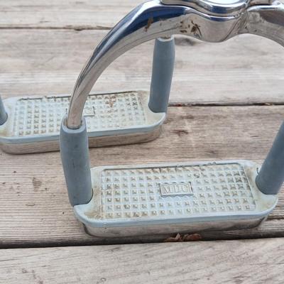Equestrian Tack - MDC Ultimate Stirrup Irons 4 3/4 -