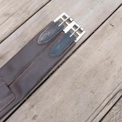 Equestrian Tack - brown Leather saddle girth