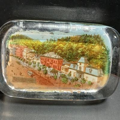 Two glass picture paperweights - The Hermitage Nashville Tennessee and City street
