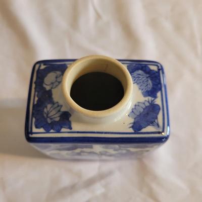 Blue and White Chinese Porcelain (LR-EL)