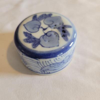 Blue and White Chinese Porcelain (LR-EL)