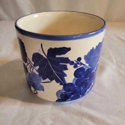 Blue and White Chinese Porcelain (LR-EL)