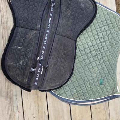 Equestrian Tack - English saddle blankets / saddle riding pads